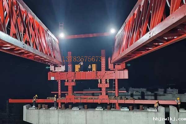 HNJQ60-360配重架桥机，广州白云跨铁项目，架设完成